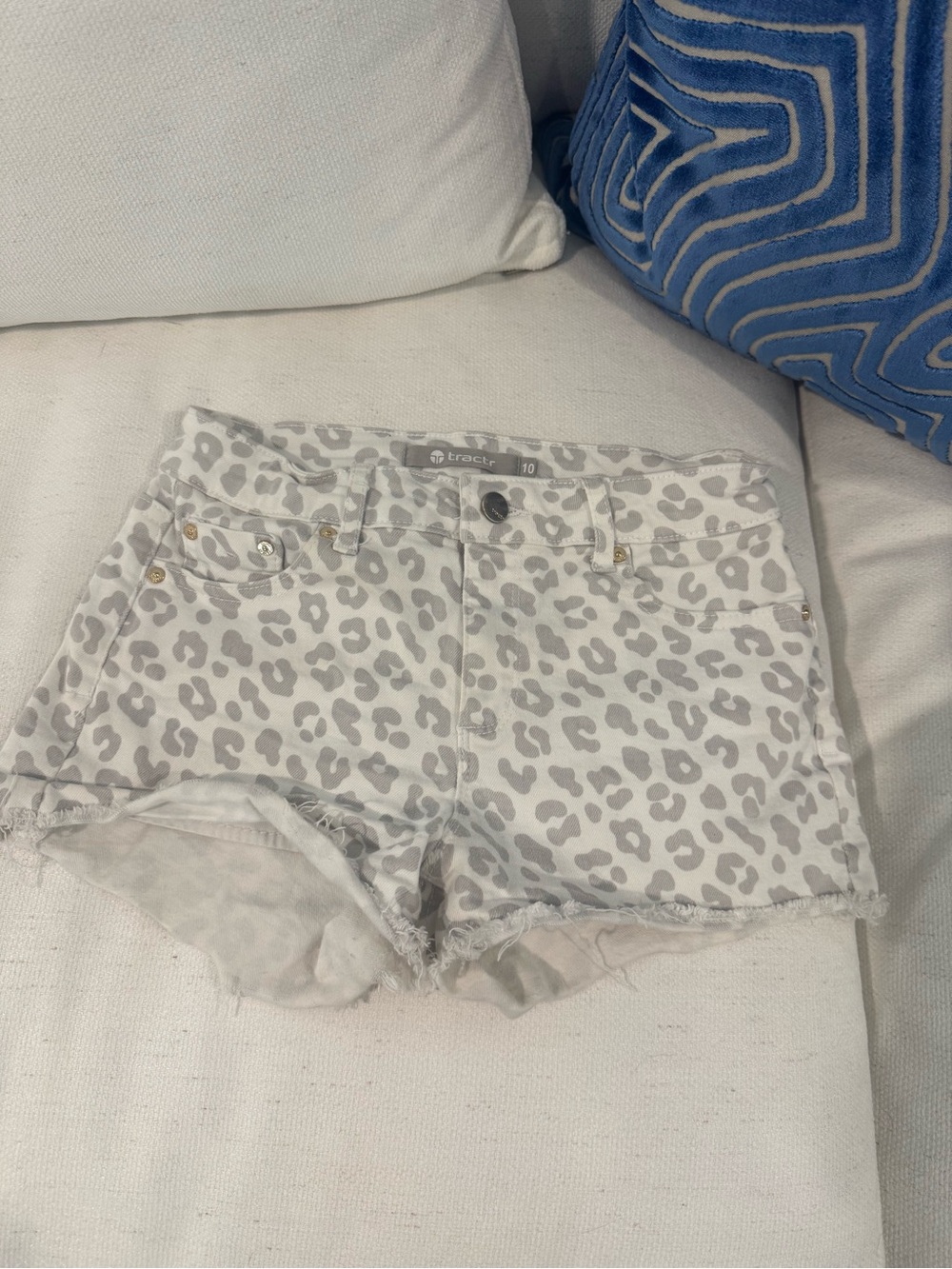 Girls Tractr White and Light Gray Leopard Print Denim Shorts